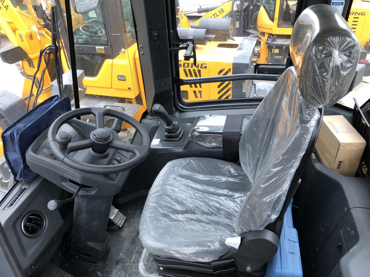 xe-xuc-xuc-lat-liugong-clg-855h